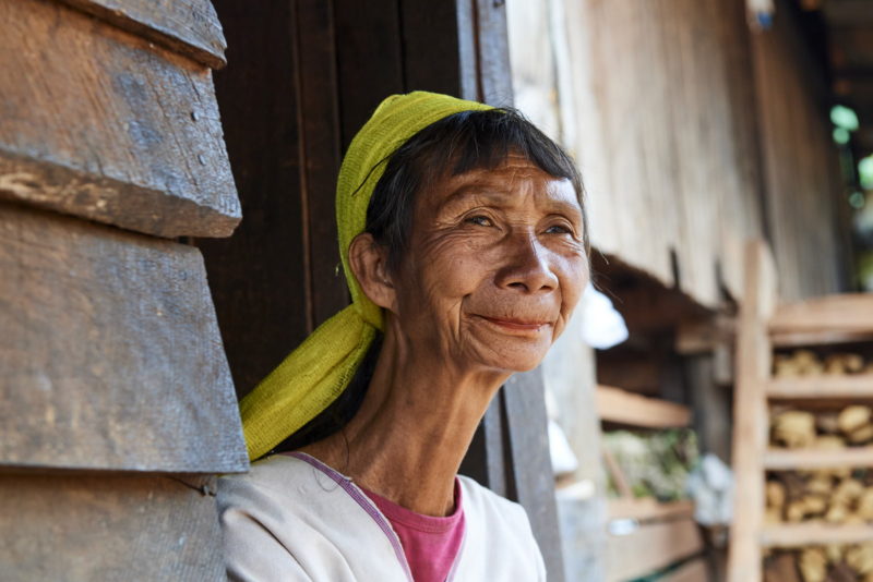 Femmes Kayan portant leur collierà spirale, Pan Pet, Etat Kayah, Myanmar